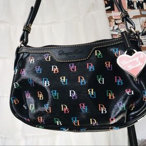 authentic dooney & bourke handbag / black